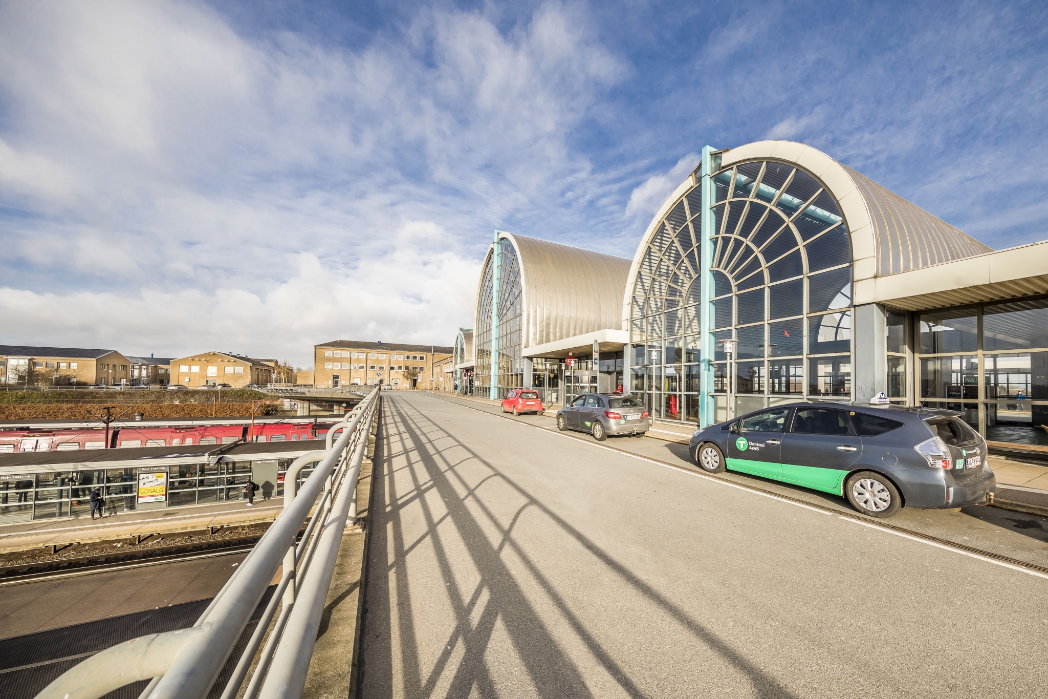 Taxa parkeringsplads ved Høje-Taastrup Station ved Høje-Taastrup Boulevard 23