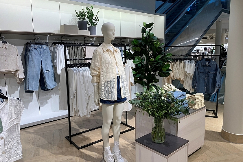 Ny og lys indretning i H&M i Clemensborg i Aarhus